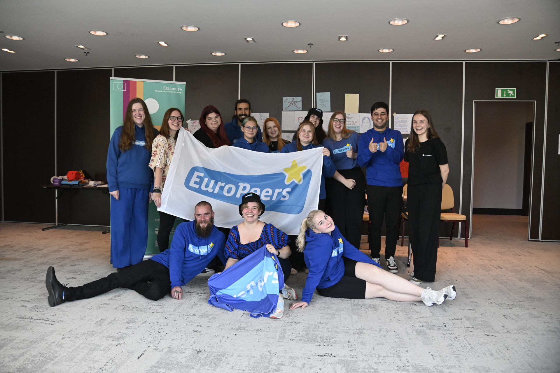 Group photo of 14 Estonian Europeers together